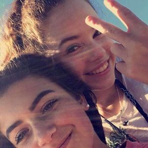 Meet your Posher, Estelle